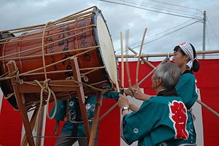 新栄町町内会の皆様による太鼓演奏